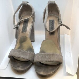 STEVE MADDEN CARRSON HEELS